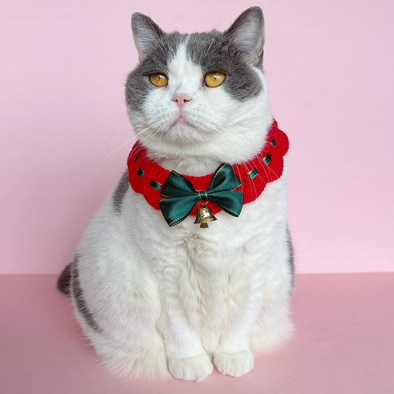 Christmas Crochet Pet Collar with Bow & Bell – Elegant Holiday Design for Cats & Small Dogs