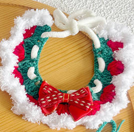 Luxury Christmas Crochet Pet Collar – Plush Trim Holiday Design for Cats & Small Dogs