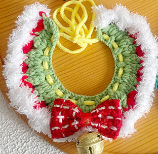 Luxury Christmas Crochet Pet Collar – Plush Trim Holiday Design for Cats & Small Dogs