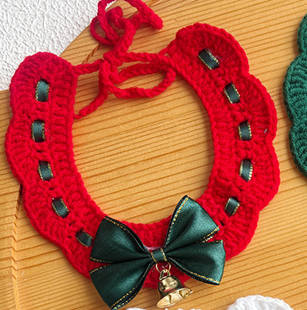 Christmas Crochet Pet Collar with Bow & Bell – Elegant Holiday Design for Cats & Small Dogs