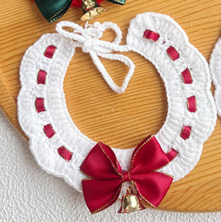Christmas Crochet Pet Collar with Bow & Bell – Elegant Holiday Design for Cats & Small Dogs